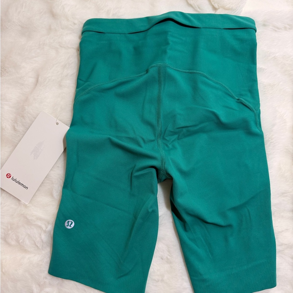 Lululemon Athletica Vibrant Green Shorts - Picture 3 of 9